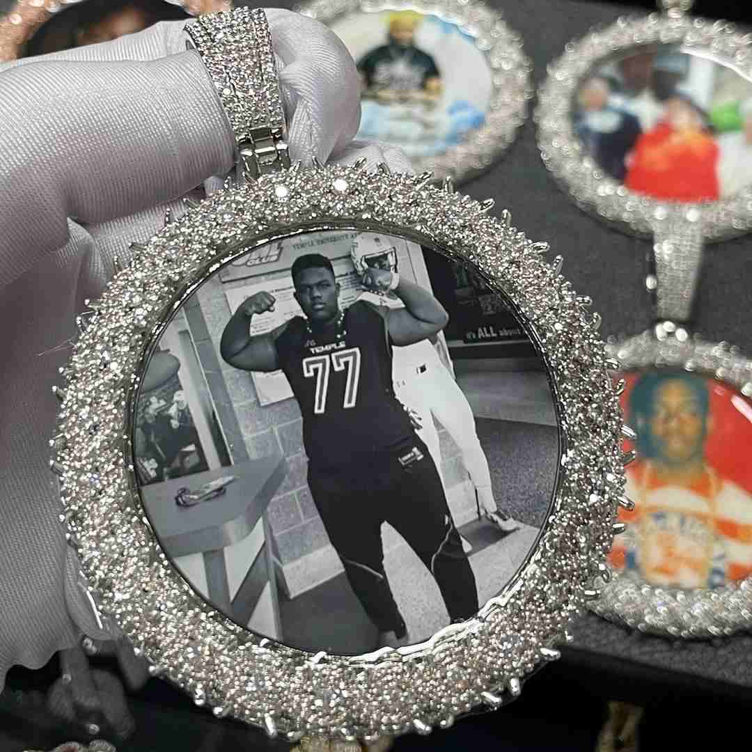 S925 Moissanite Thorn Round Customizable Photo Pendant