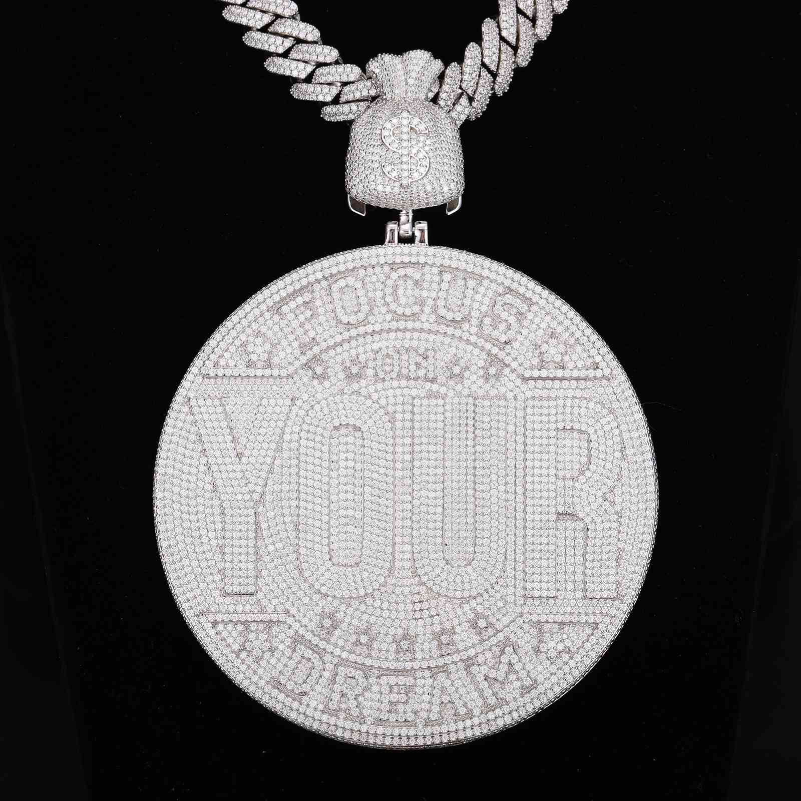 FOCUS YOUR DREAM Circle Pendant
