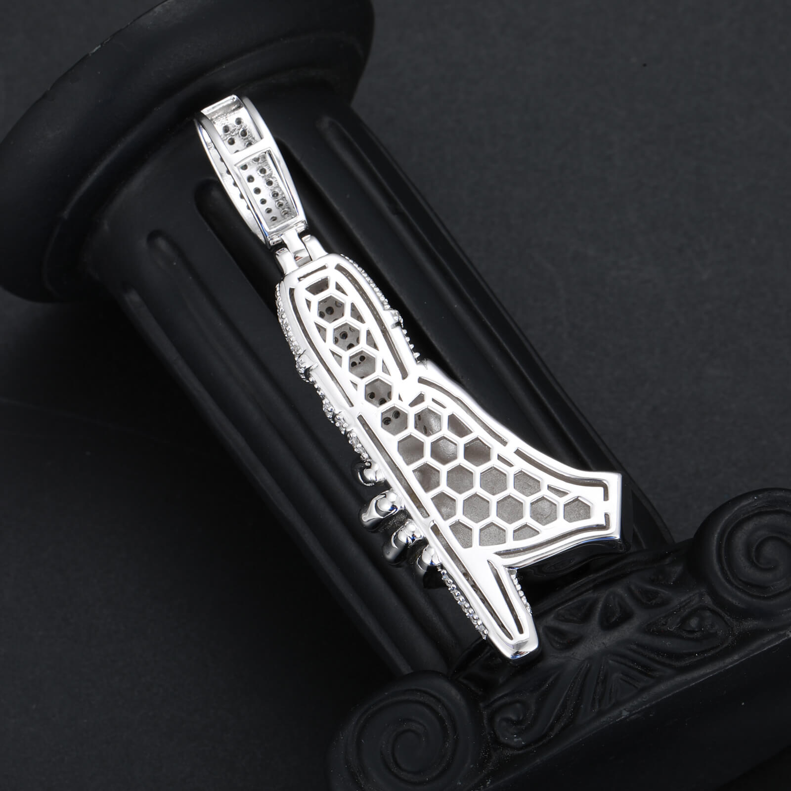 S925 Moissanite Champion Moment Pendant