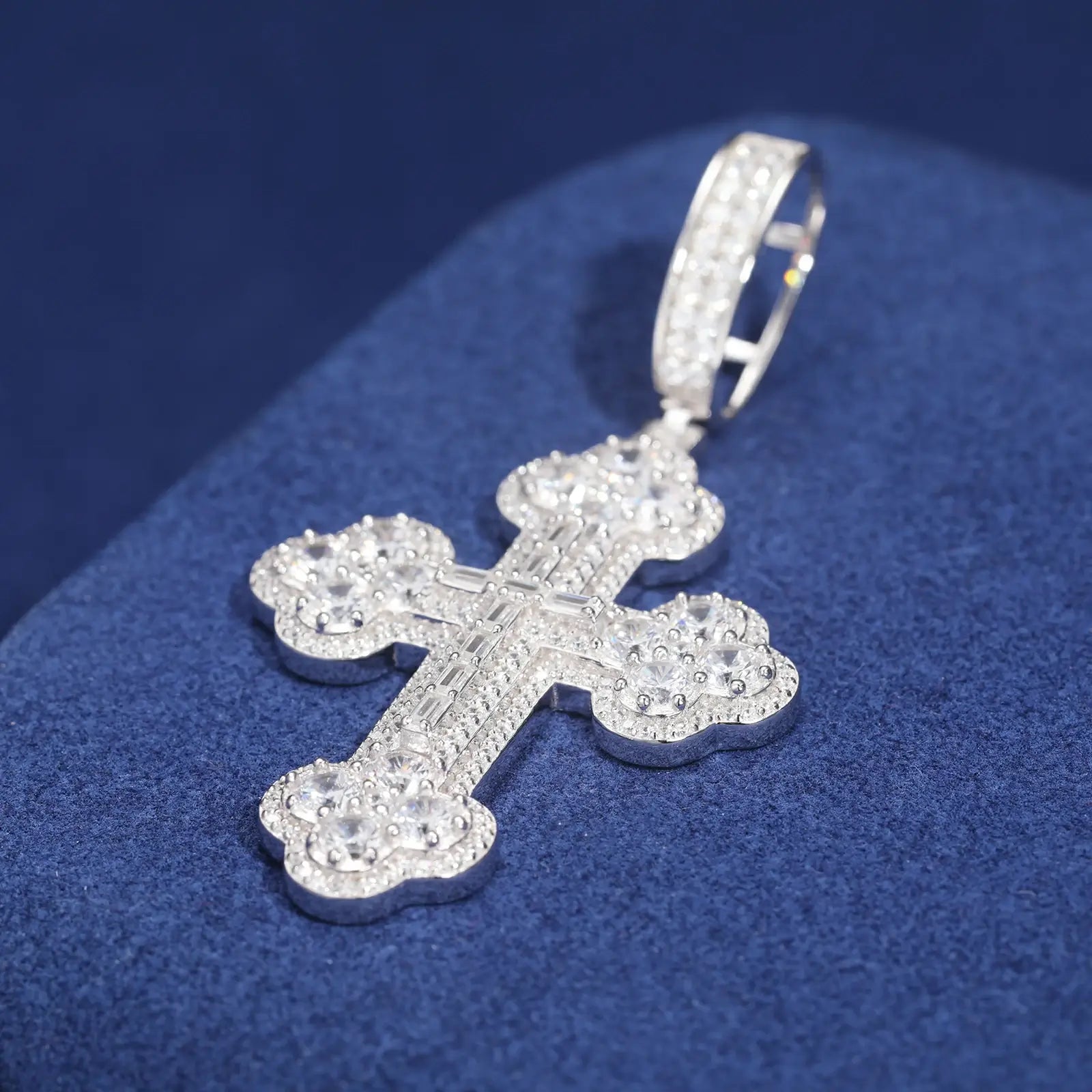 S925 Moissanite 2 Layers Iris Cross Pendant