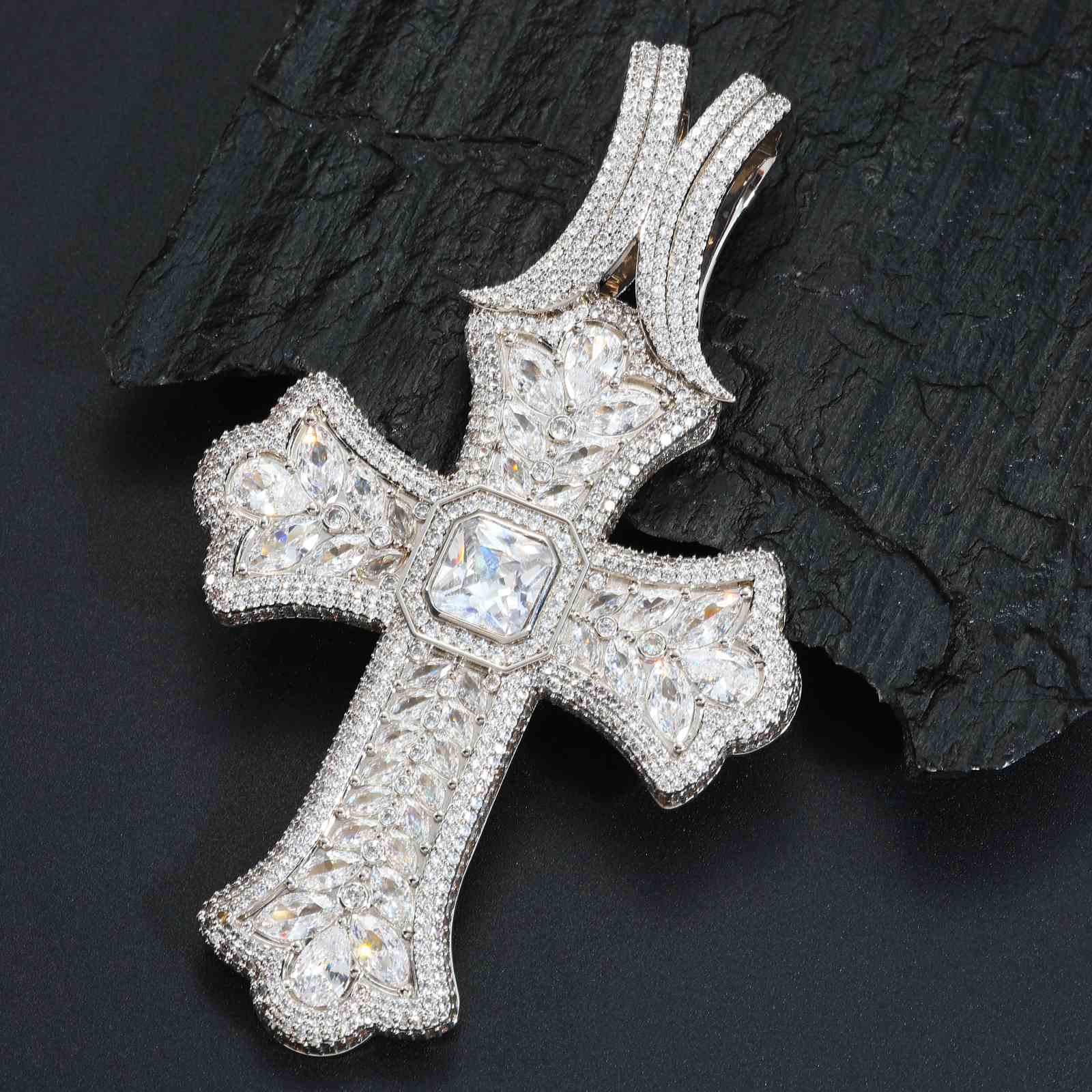 (CZ)Luxurious Pear Cut CZ Iris Cross Pendant