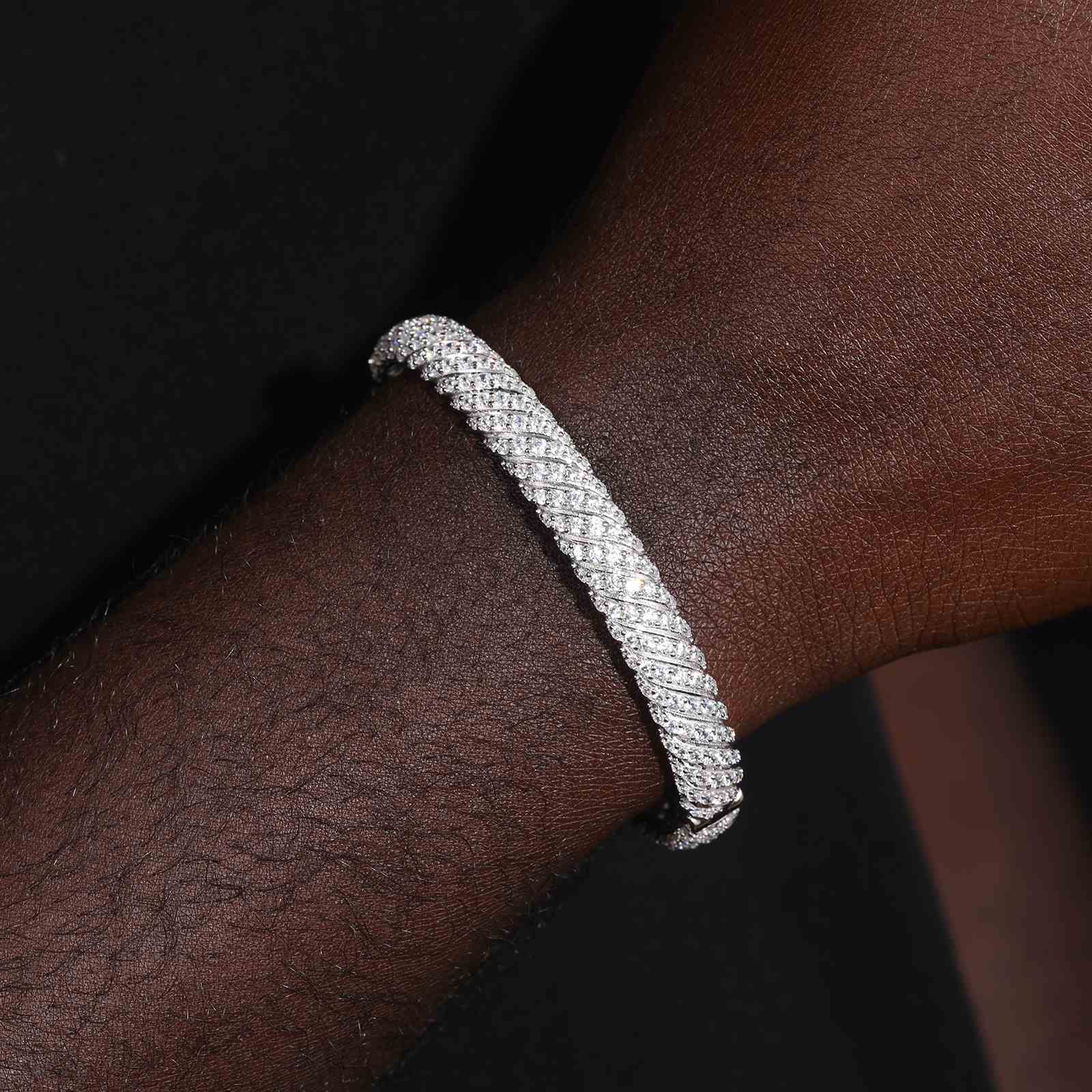 8mm S925 Moissanite Twisted Wave Bangle