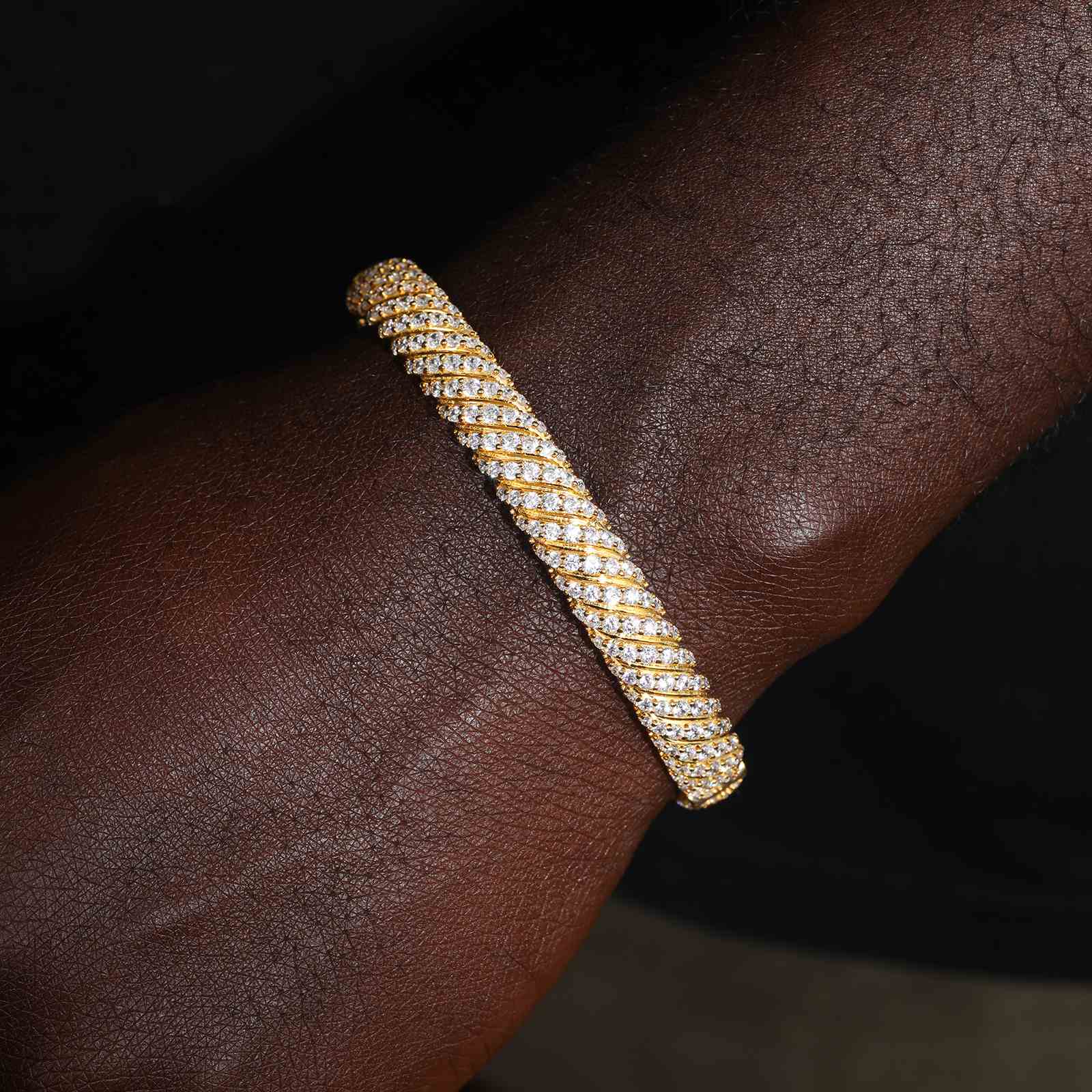 8mm S925 Moissanite Twisted Wave Bangle