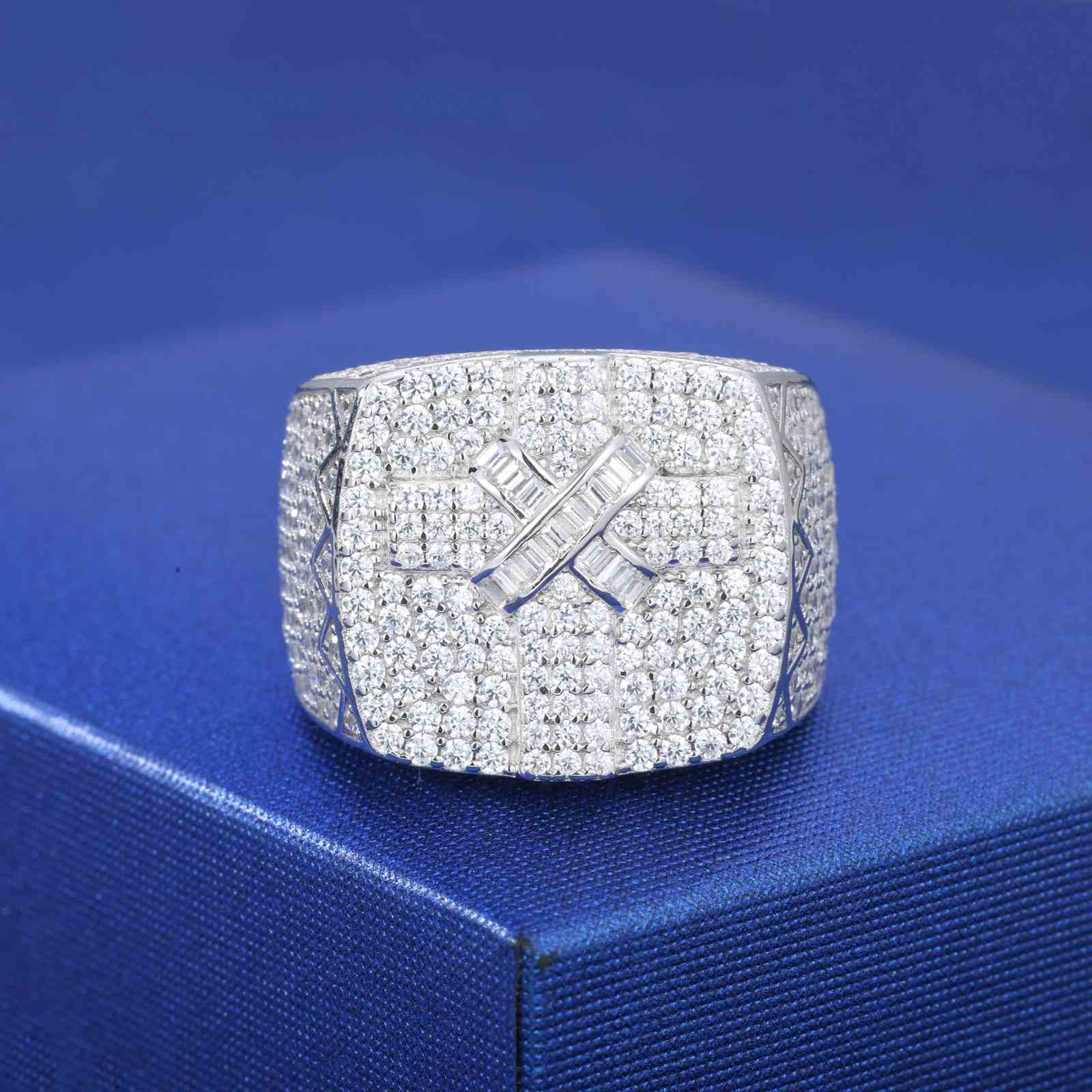 S925 Moisanite Cross Signet Ring