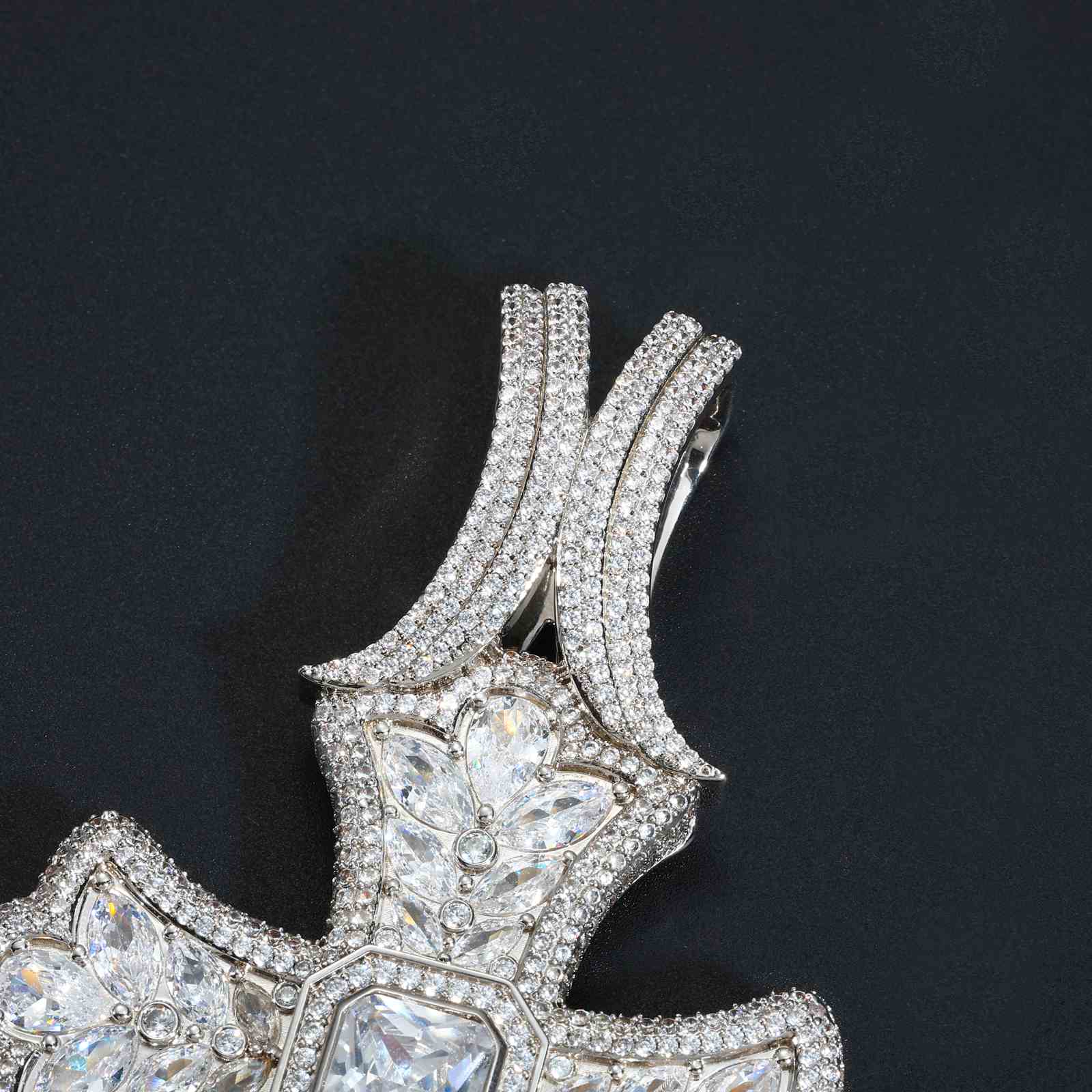 (CZ)Luxurious Pear Cut CZ Iris Cross Pendant