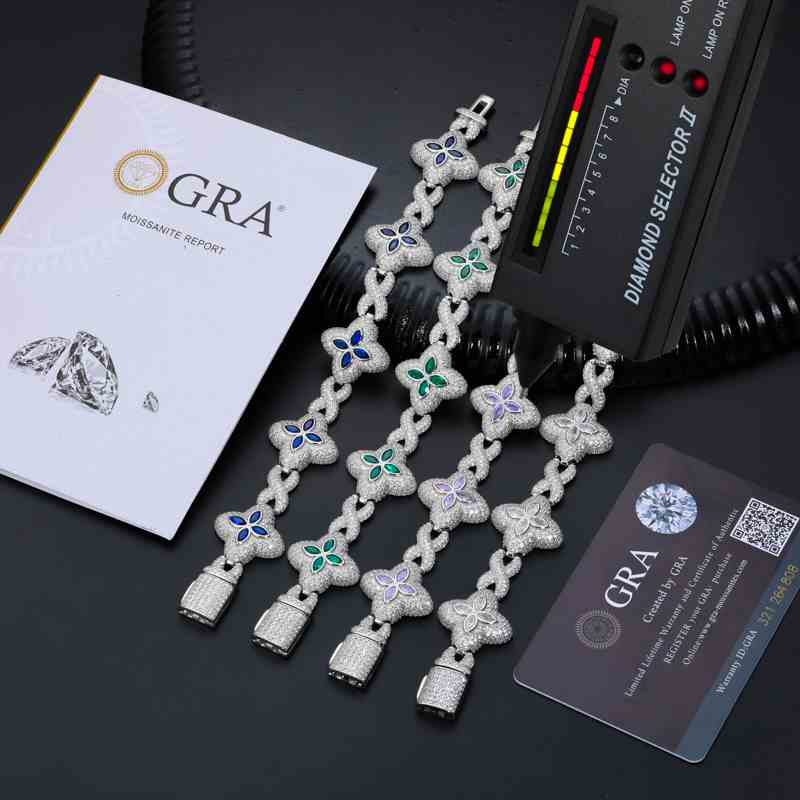 20mm S925 Moissanite Four Leaf Clover Infinity Link Bracelet