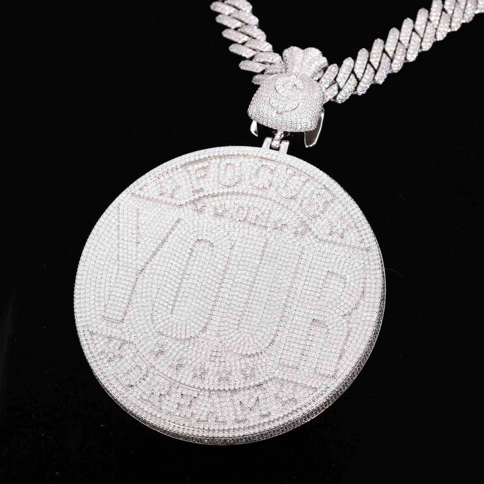 FOCUS YOUR DREAM Circle Pendant