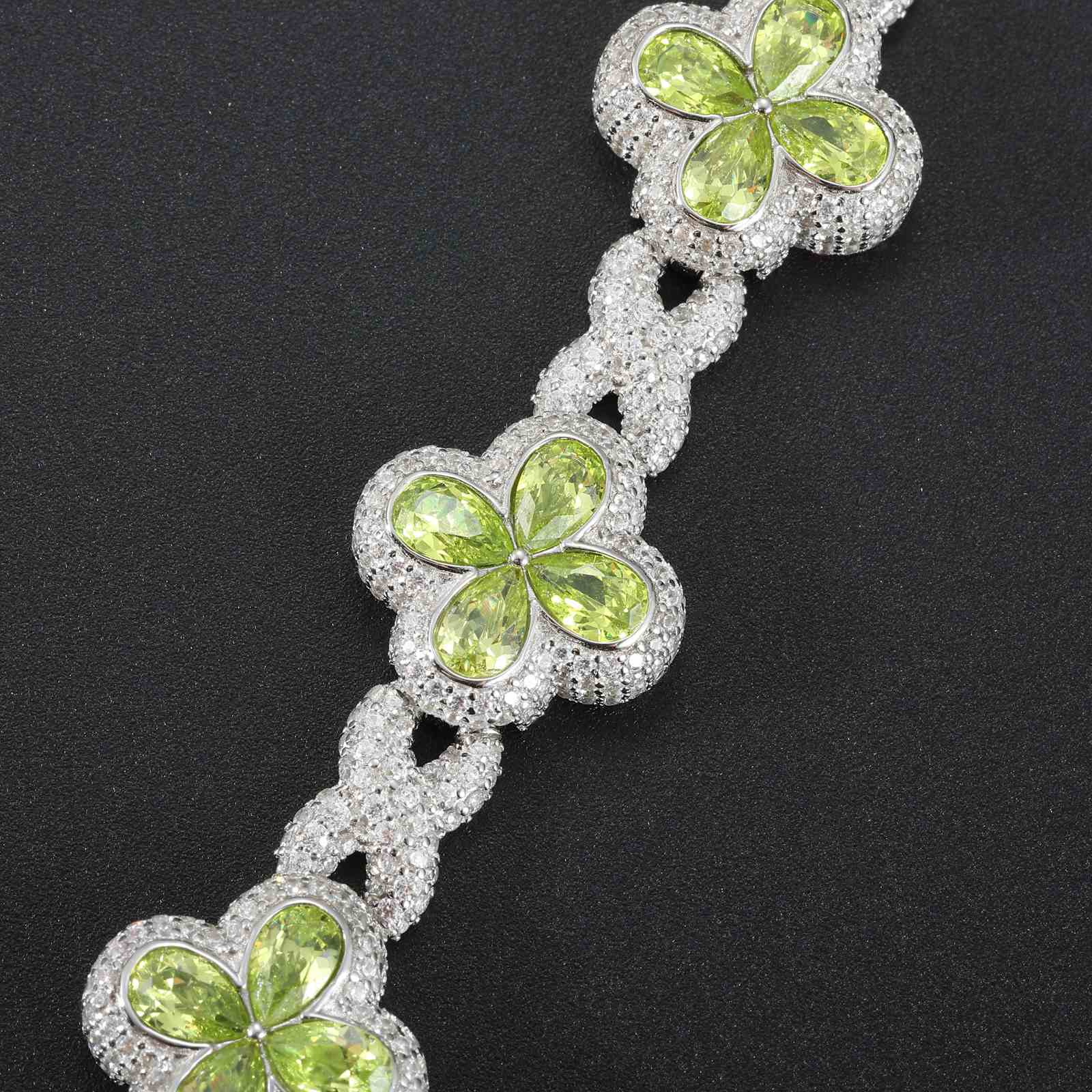16mm S925 Moissanite Infinity Colored Four Leaf Clover Bracelet
