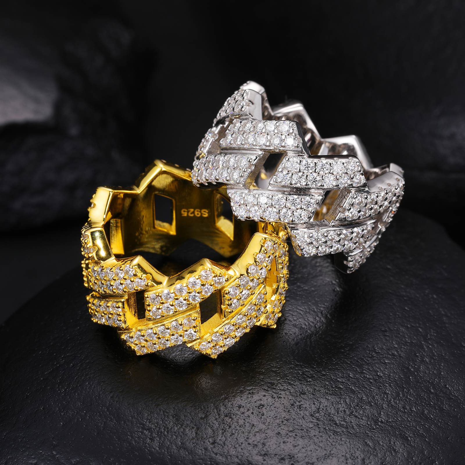 cuban-ring-in-gold-and-white-gold