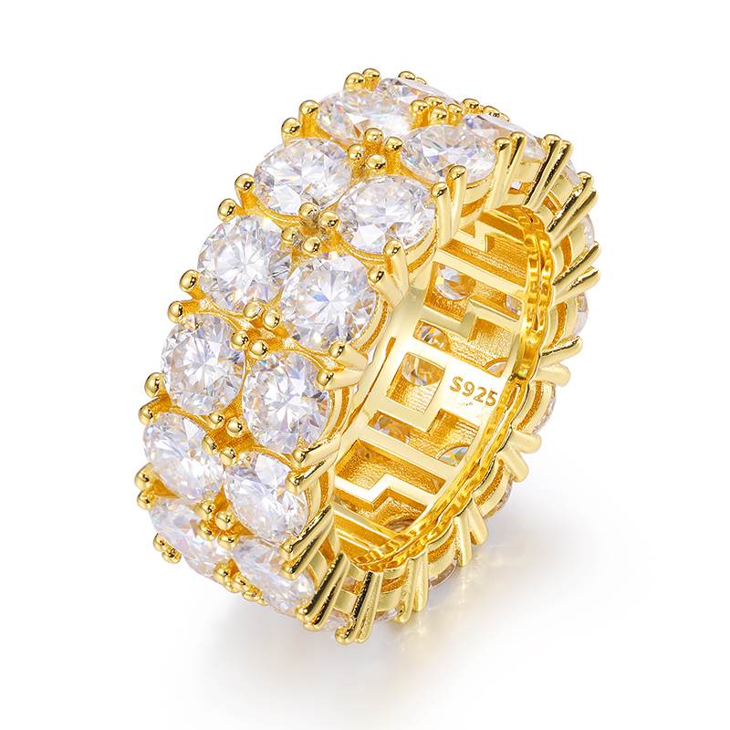 gold band ring
