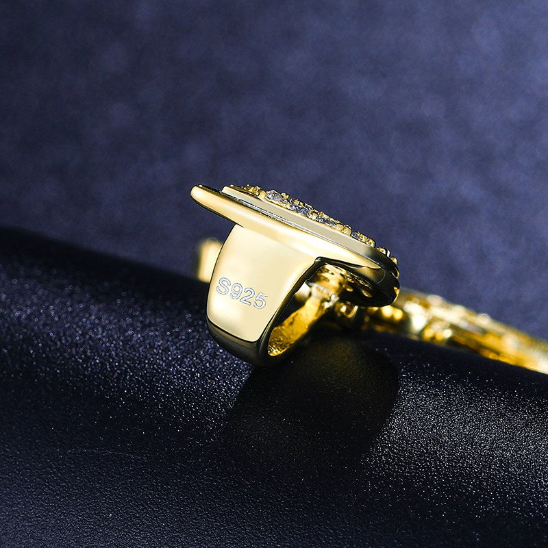 gold chain and pendant