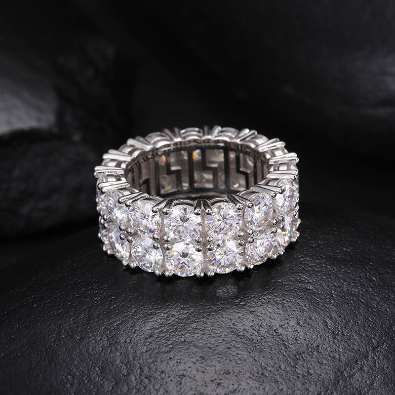 lab grown diamond wedding band
