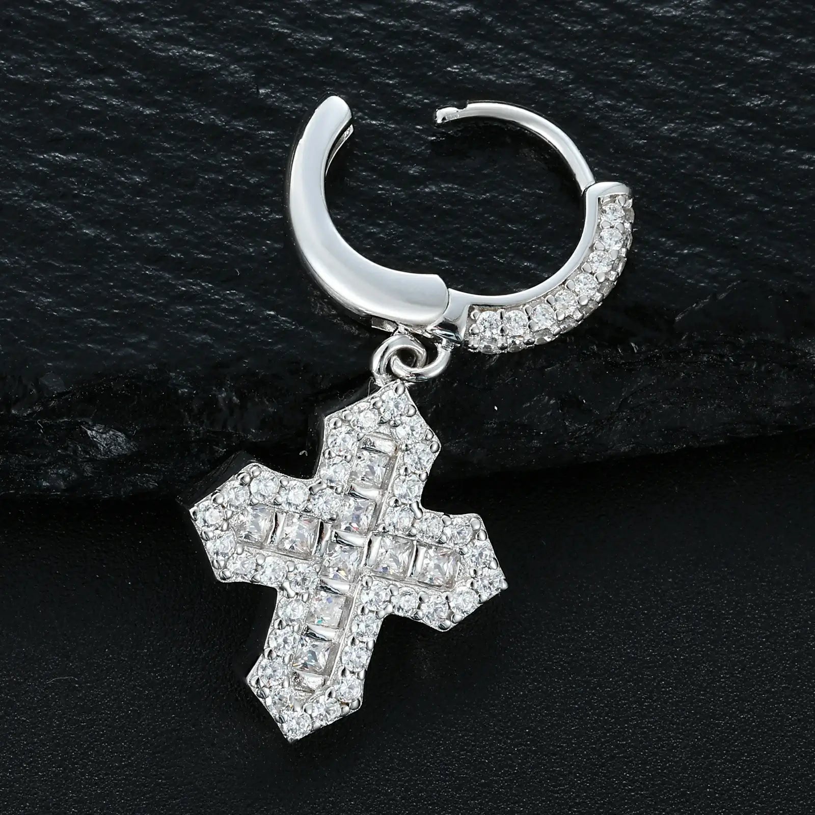 Extreme close-up: Princess cut moissanite facets on cross pendant - precision 4-prong setting | VVS clarity S925 silver