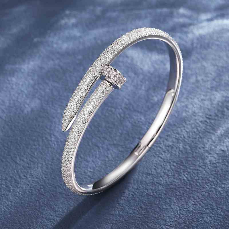 nail bangle