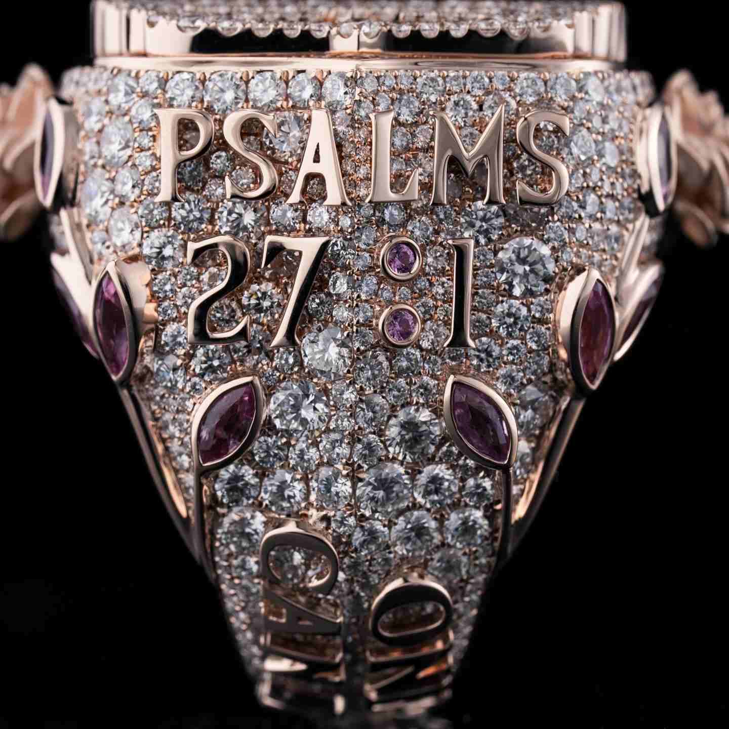 Intricate memorial date carved into the ring’s left band, paired with geometric patterns. Combines sentimental value with urban edge (S925 silver, scratch-resistant)