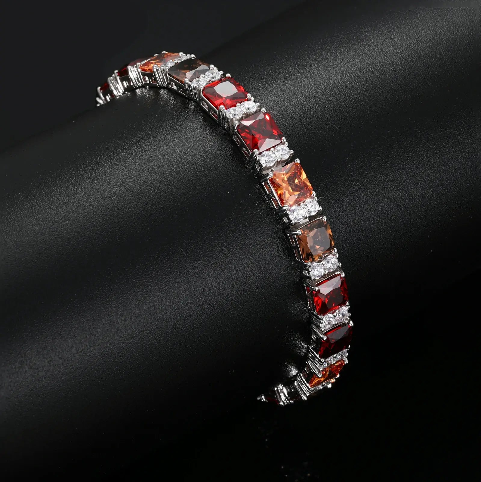 360° view: 1.2mm prong depth securing Asscher cut stones | ISO 3160 salt-proof construction with 0.05mm tolerance