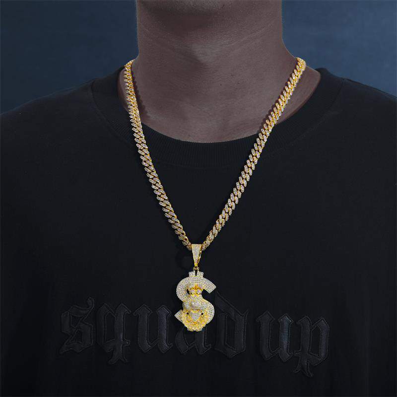 silver chain with pendant