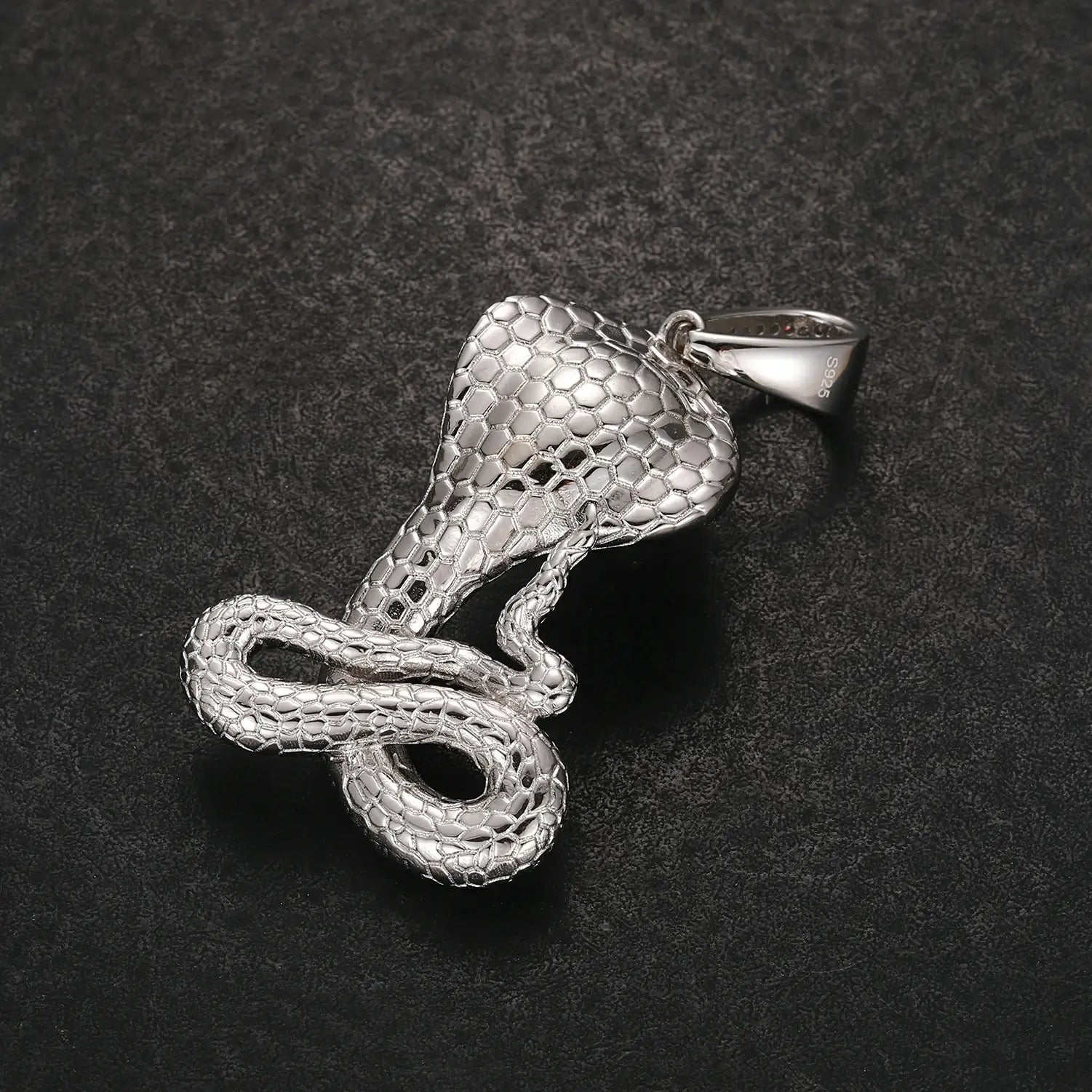 Back view: Smooth S925 silver backing of cobra pendant - stamped 925 hallmark | Comfort-wear design