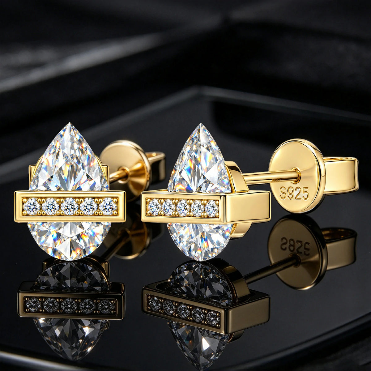 S925 2.5CT Pear Cut Moissanite Stud Earrrings