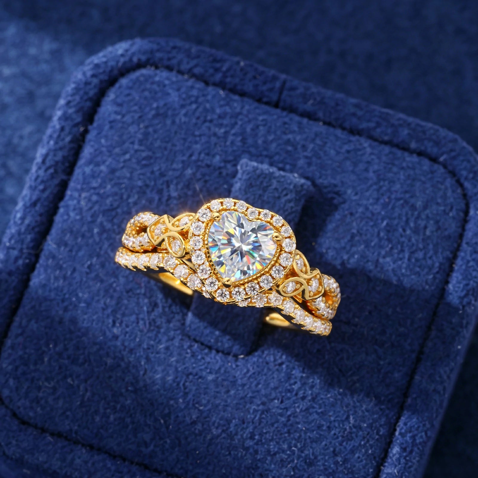S925 0.8CT Heart Cut Moissanite Halo Wedding Ring Set