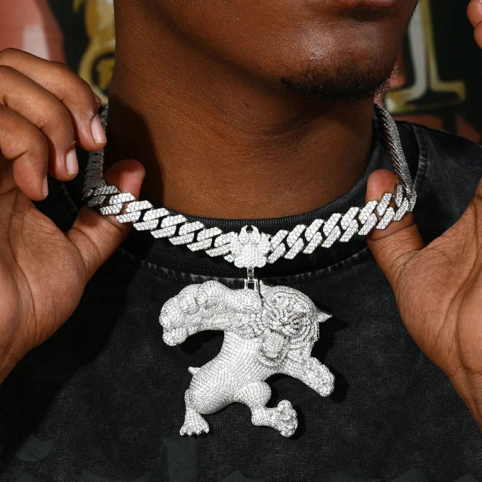 S925 Moissanite Roaring Tiger Pendant | Paw Bail