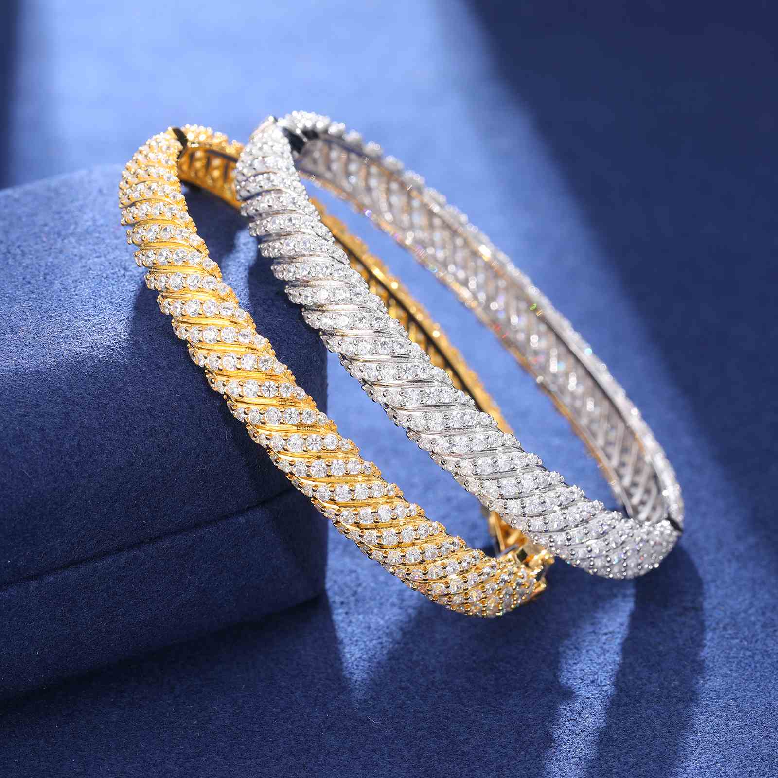 8mm S925 Moissanite Twisted Wave Bangle