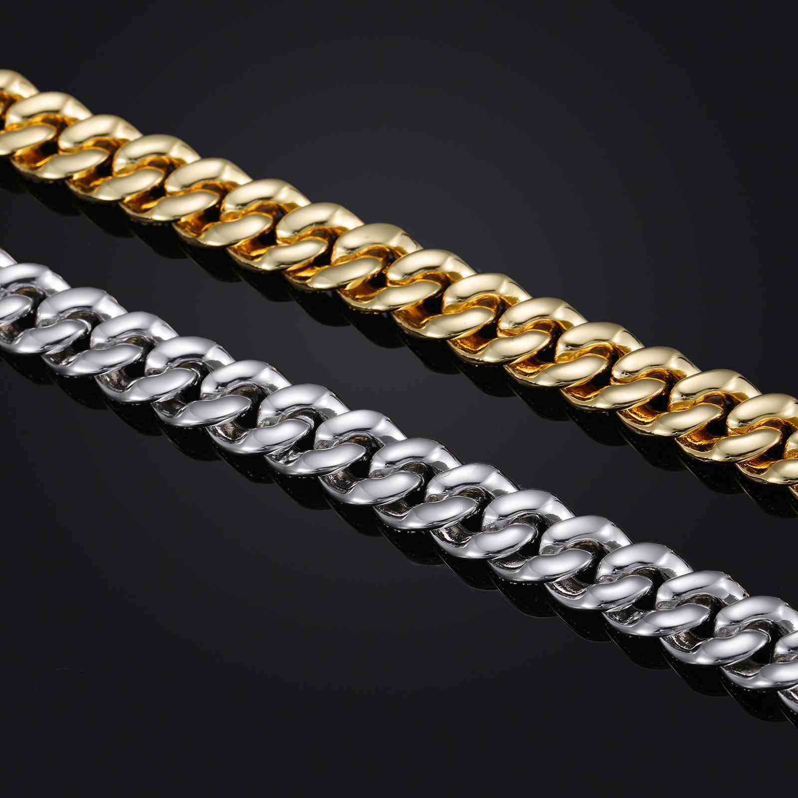 8mm thickness comparison of the Bubble Cuban Link Chain next to a quarter coin, demonstrating the bold yet wearable chain width