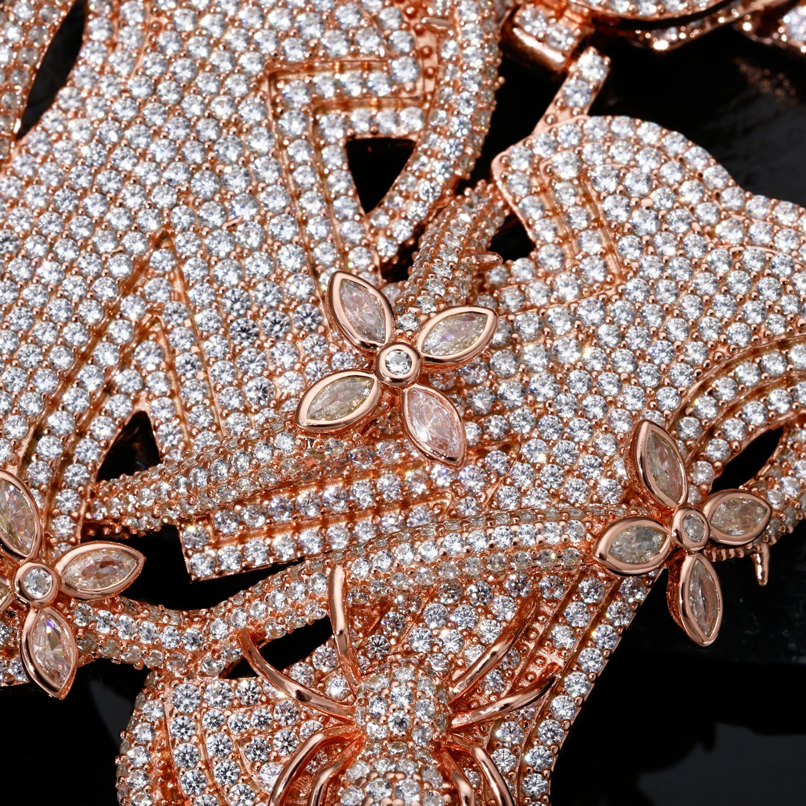 S925 Moissanite Thorns Flower Spider Letter M Pendant