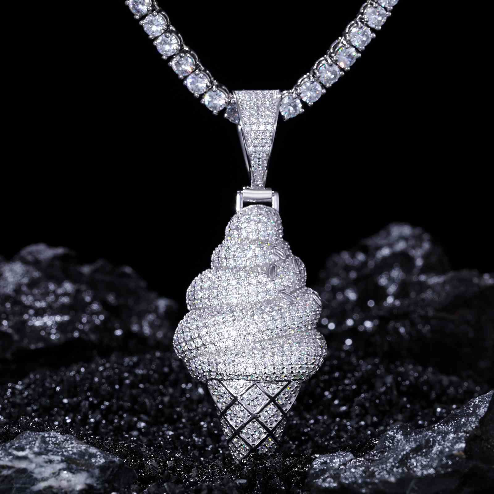 diamond pendant necklace