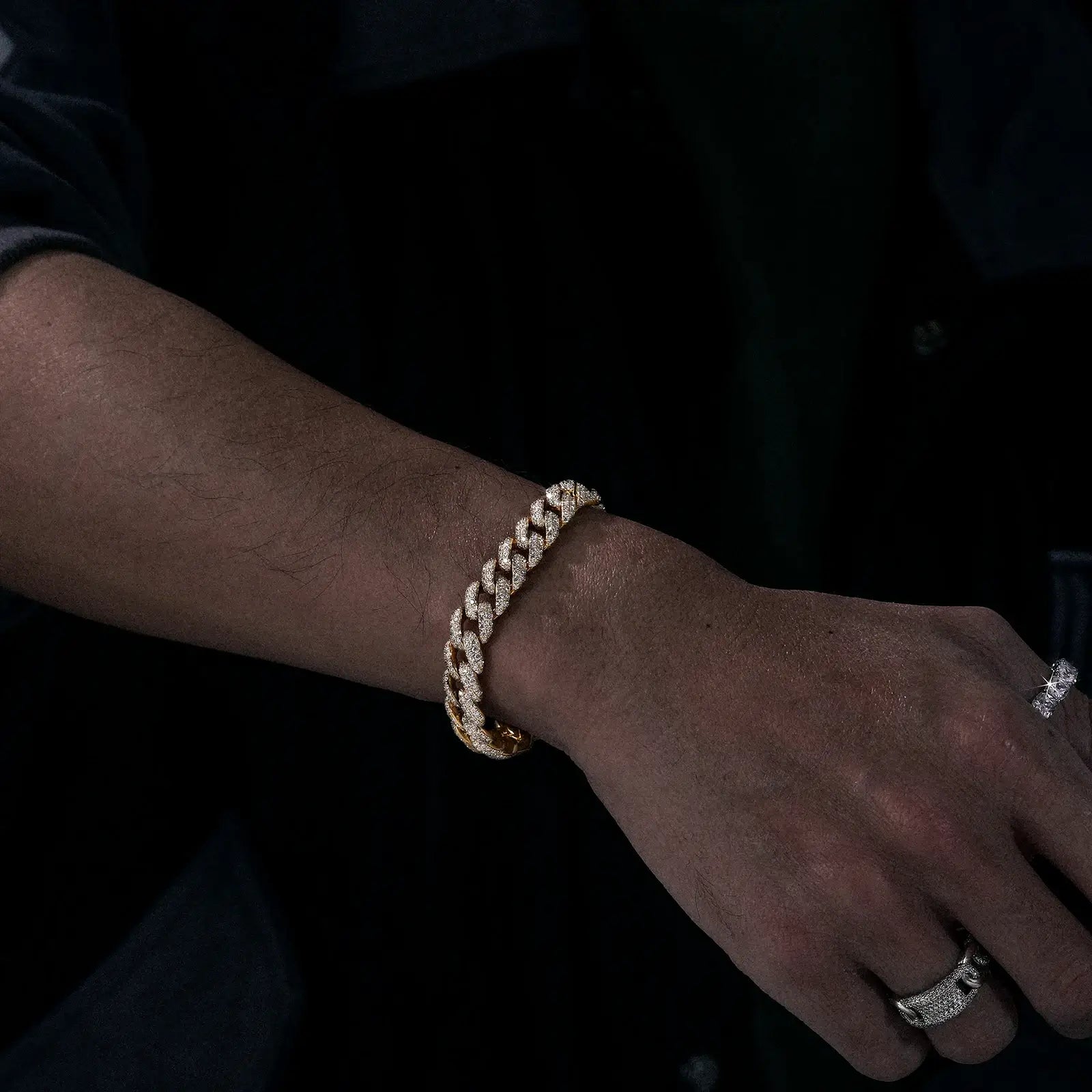 gold cuban link bracelet