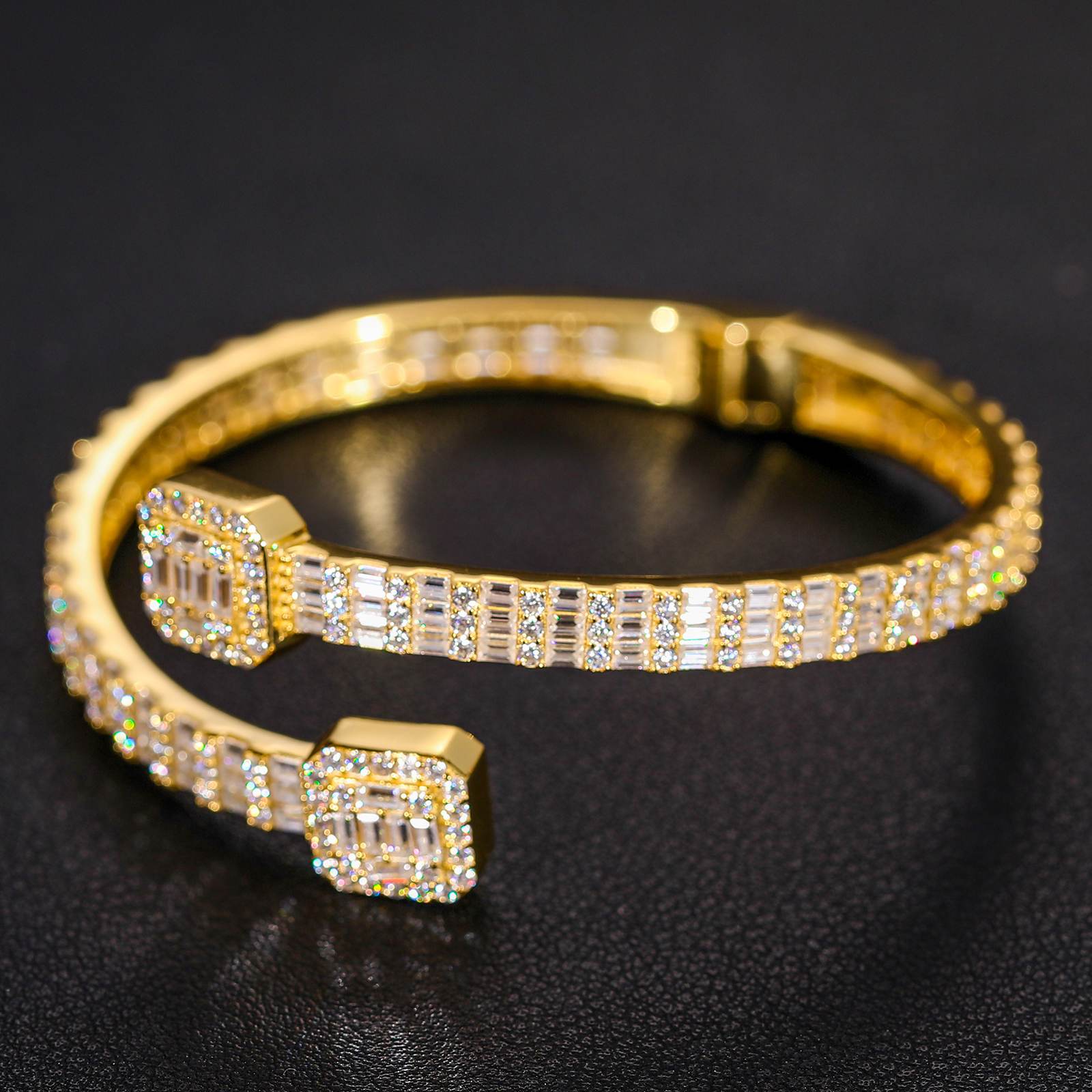 moissanite-bangle-in-gold