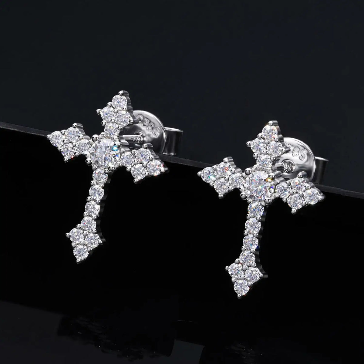 【HYERES LOR】Essence Moissanite Cross One-Touch Earrings S925 Moissanite Cross Stud Earrings