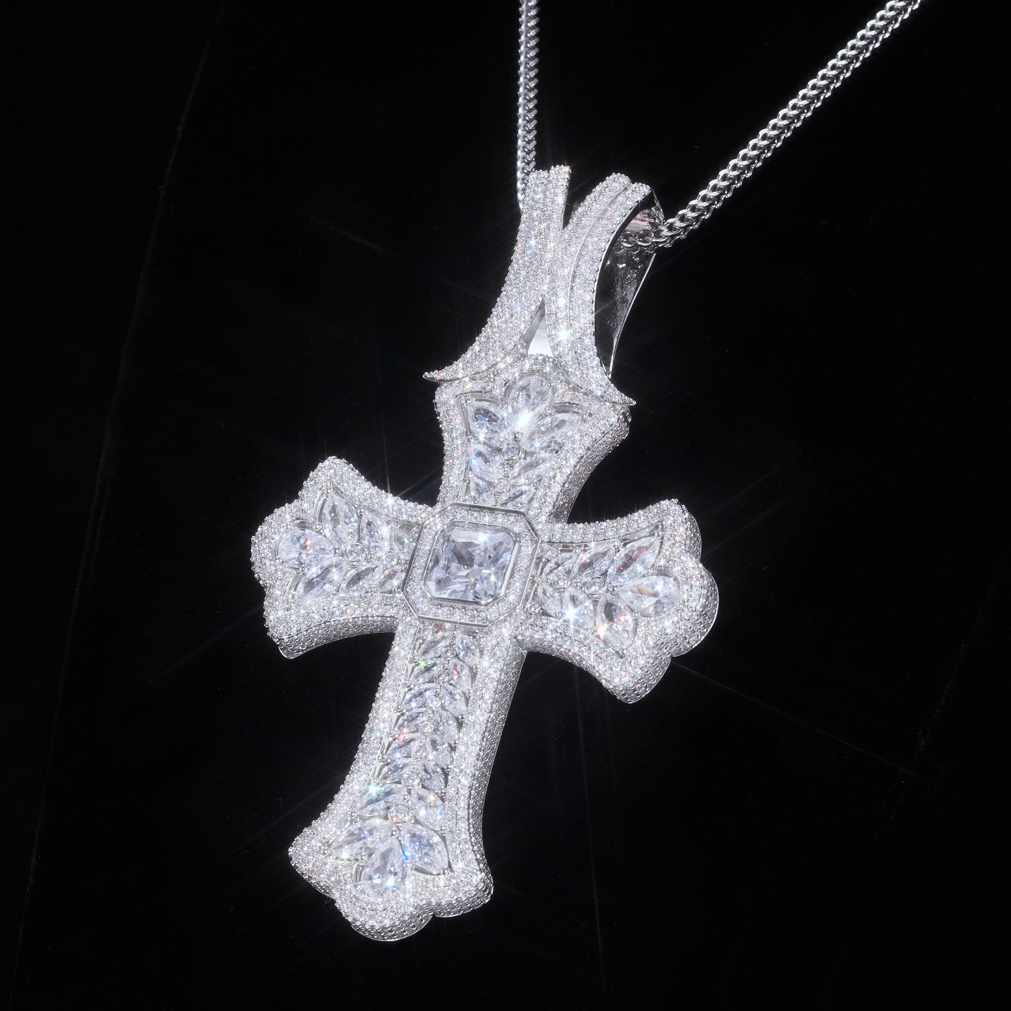 （CZ）Luxurious Pear Cut CZ Iris Cross Pendant