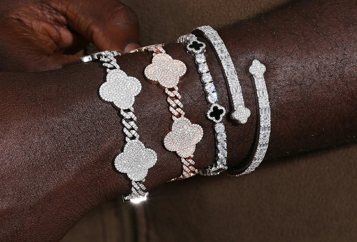 ucciyo has many kinds of four leaf clover bracelet